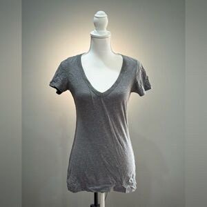 Gray American Eagle Favorite V-Neck Tee Size M VGUC
